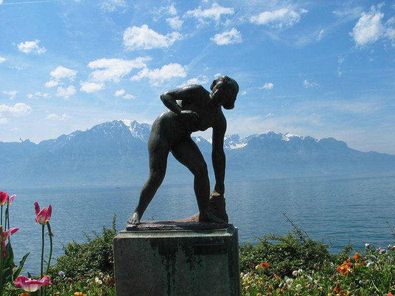 2006 05-Montreux Statue.jpg